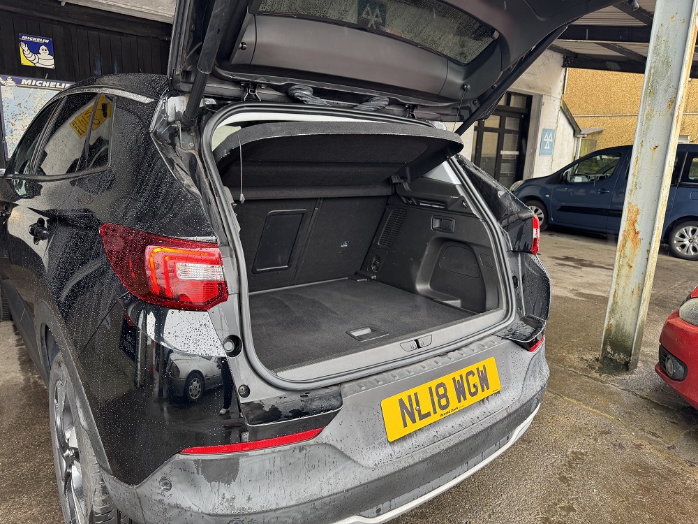 Grandland X Sport Nav sale at Vale AutoTec