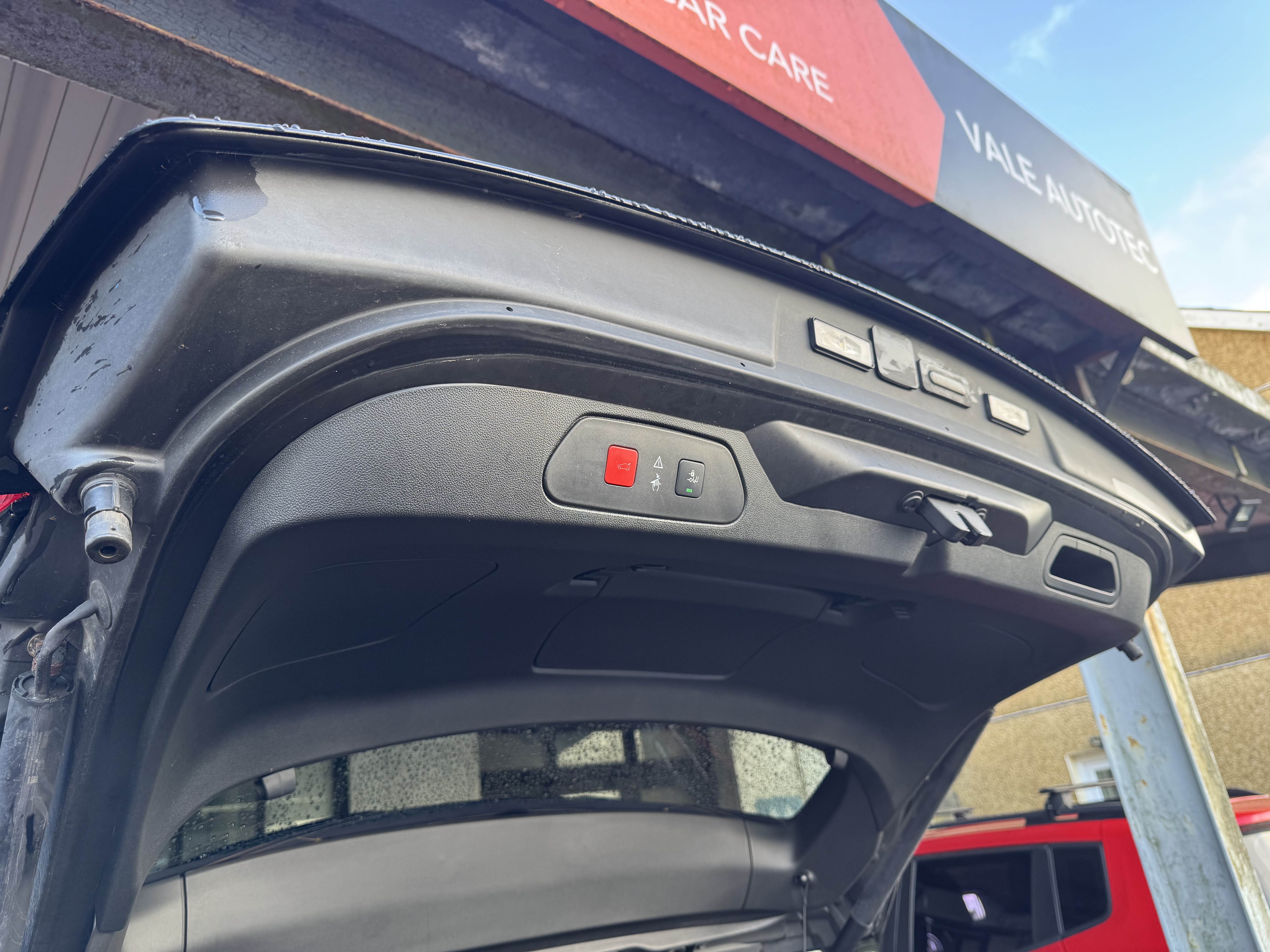 Grandland X Sport Nav sale at Vale AutoTec