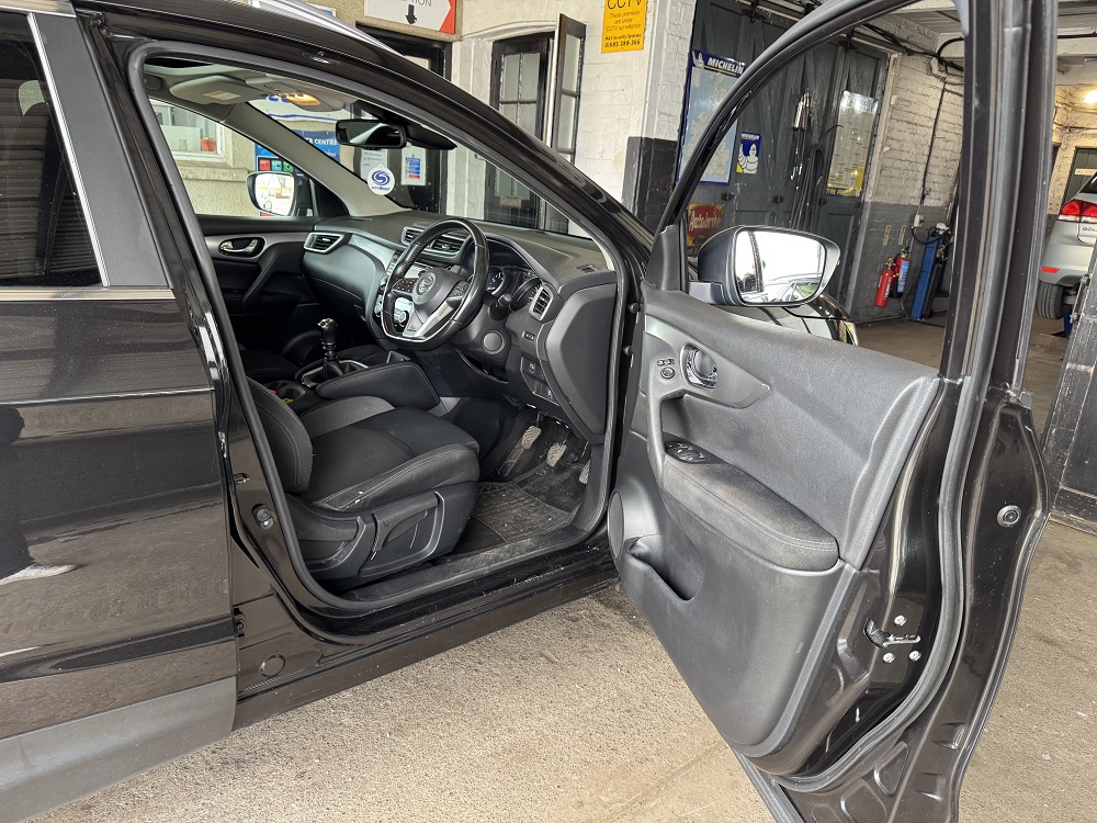 N-Connecta sale at Vale AutoTec