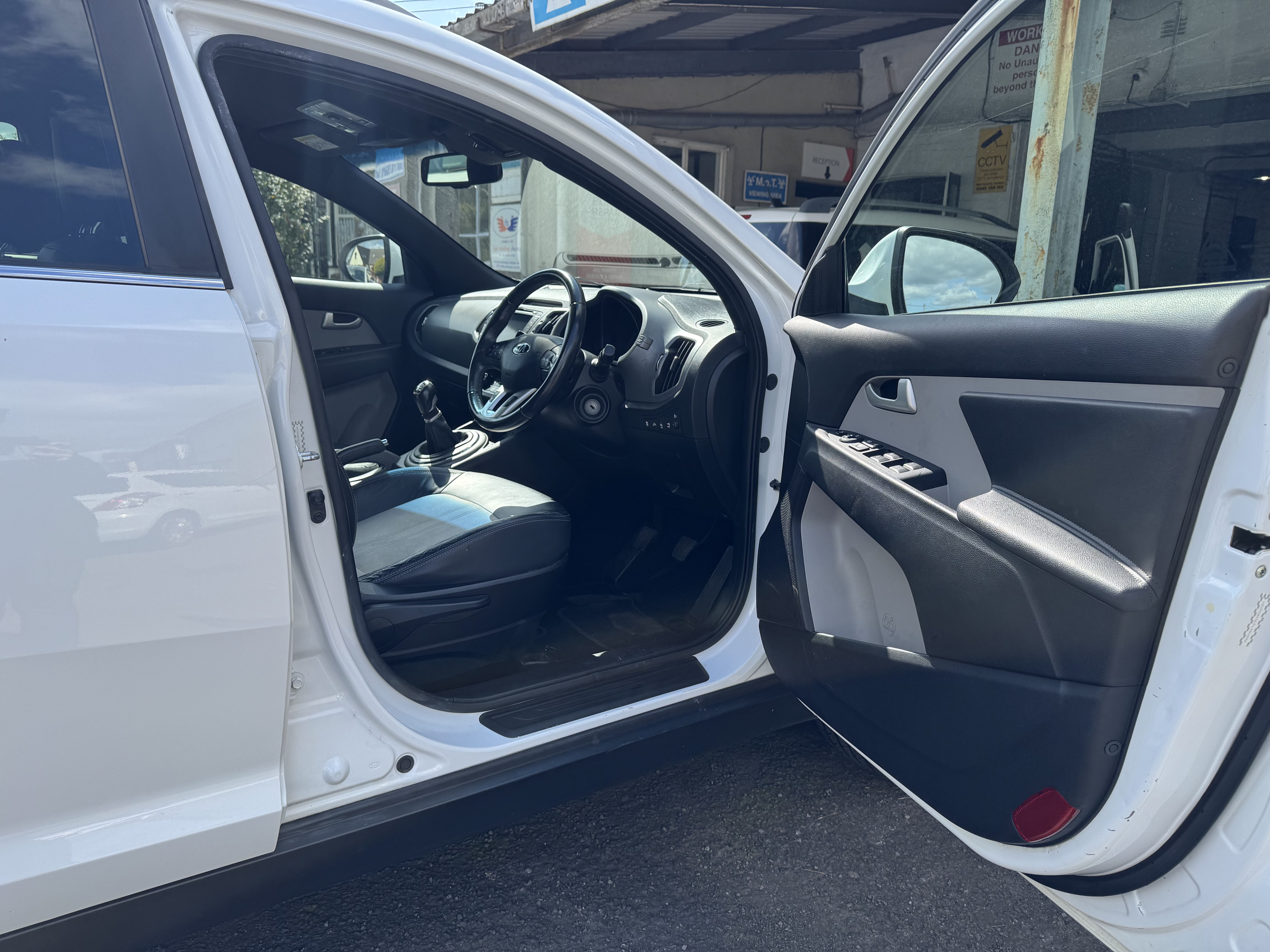 Sportage CDRI Axis Edition sale at Vale AutoTec